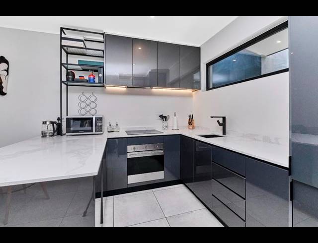 1 BEDROOM PROPERTY TO RENT IN HYDE PARK